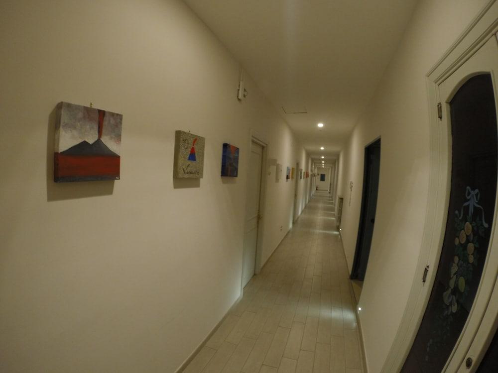 Up 3* Napoli